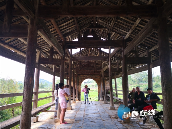 诗话桥丨杨雄心：无语风雨桥